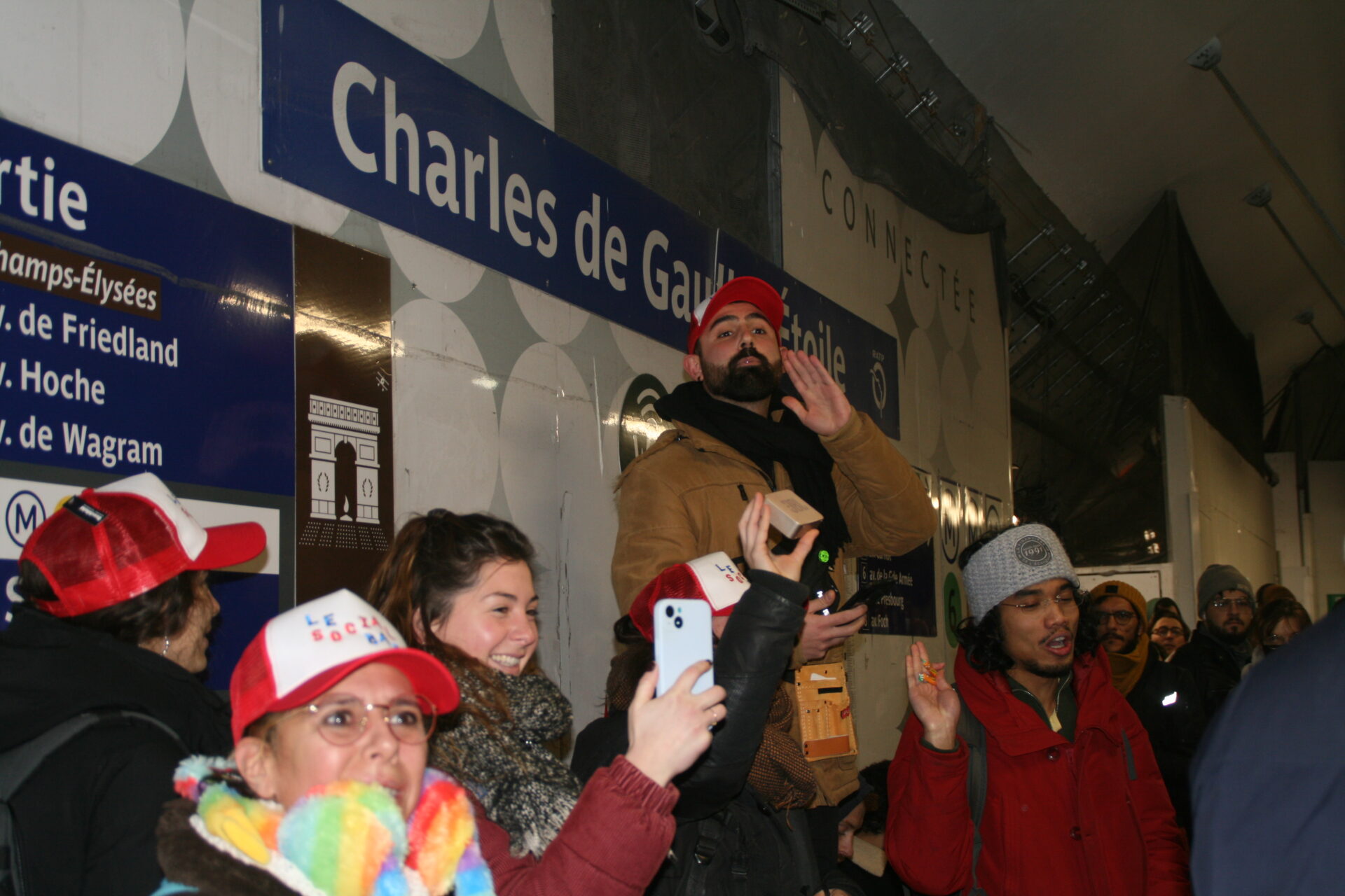 Opération convivialité au Métro CDG ETOILES